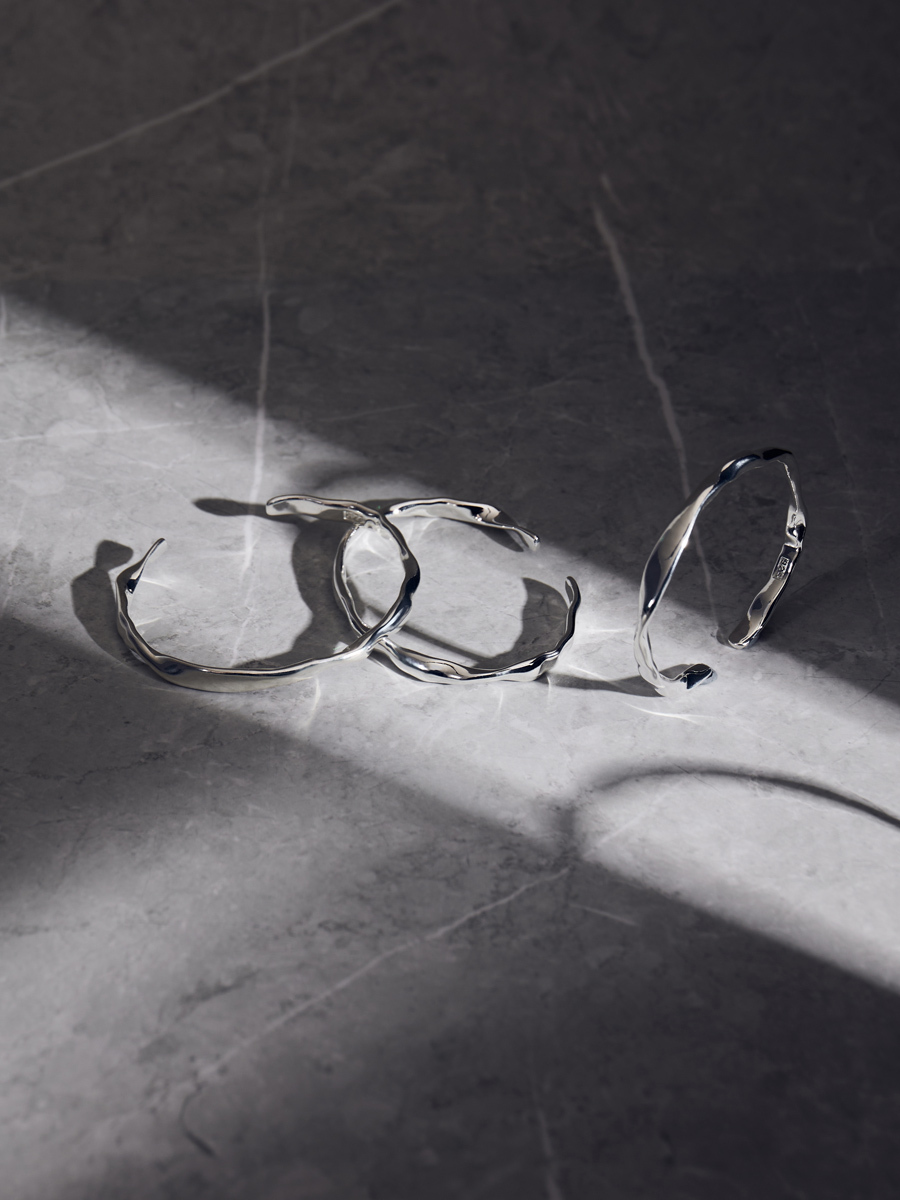 студийная съемка колец с тенью на камне