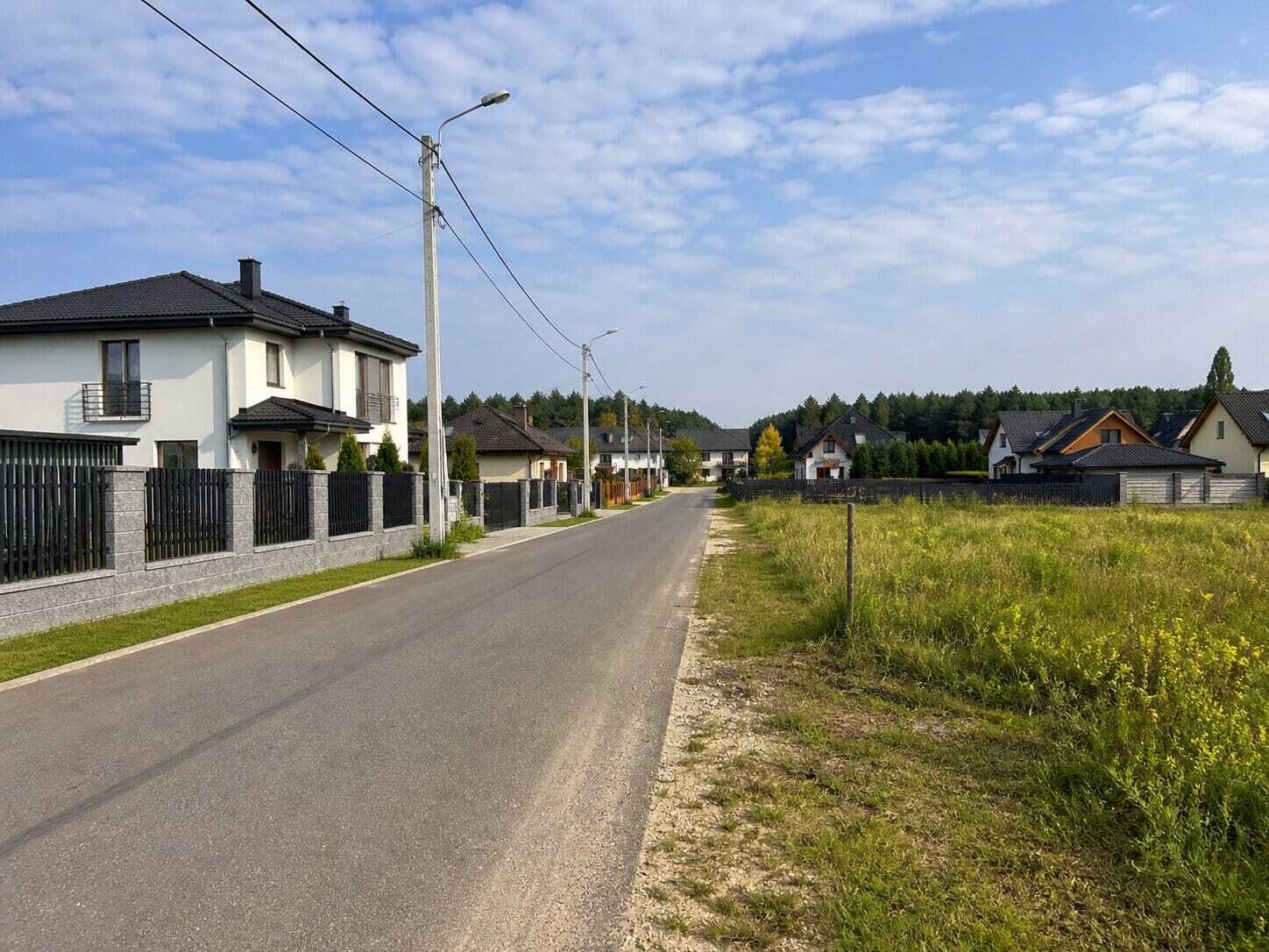 расположение участка и подъездная дорога к дому