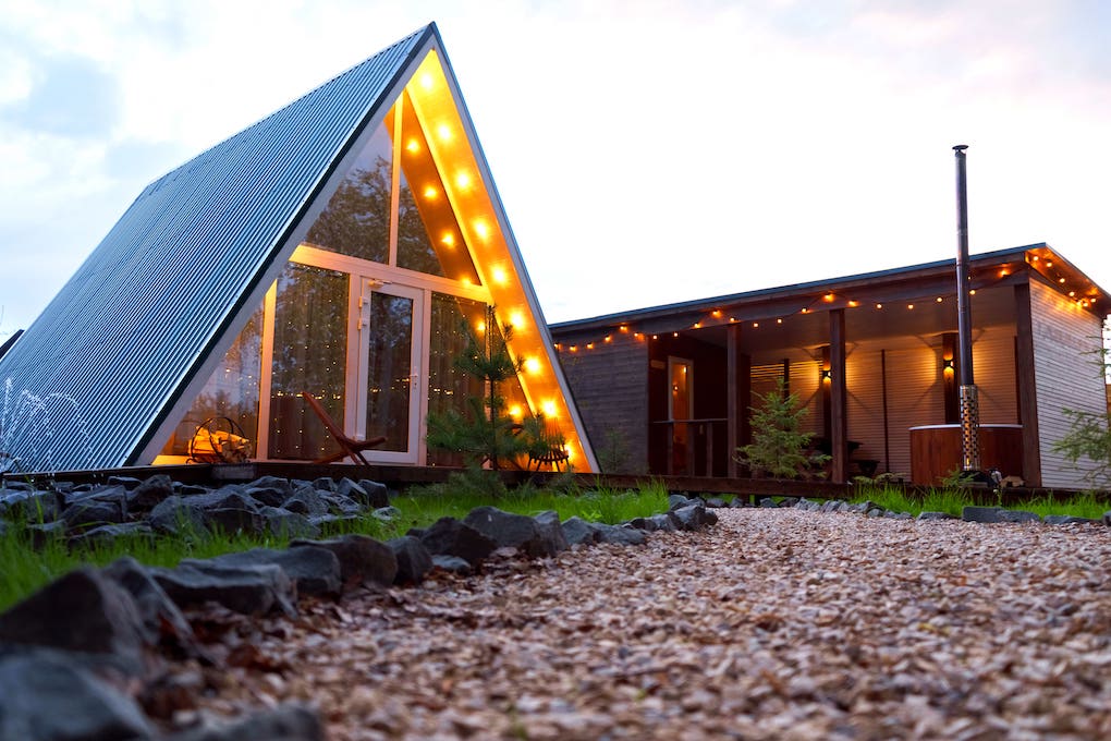 Треугольные домики в аренду для тихого отдыха недалеко от Москвы
