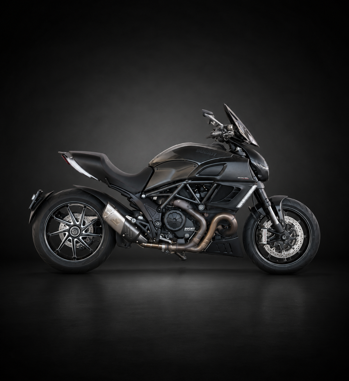 Ducati Diavel BLACK