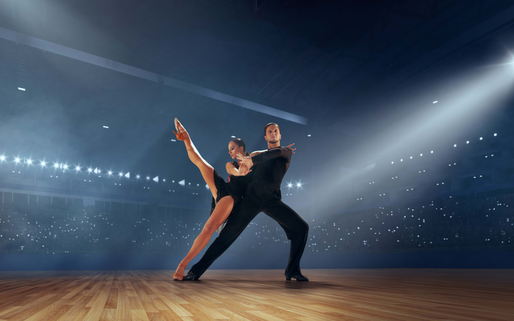 Балерина арабеск. Танцор. Сальса бачата. Танцор исполняет. Танцор исполняет.