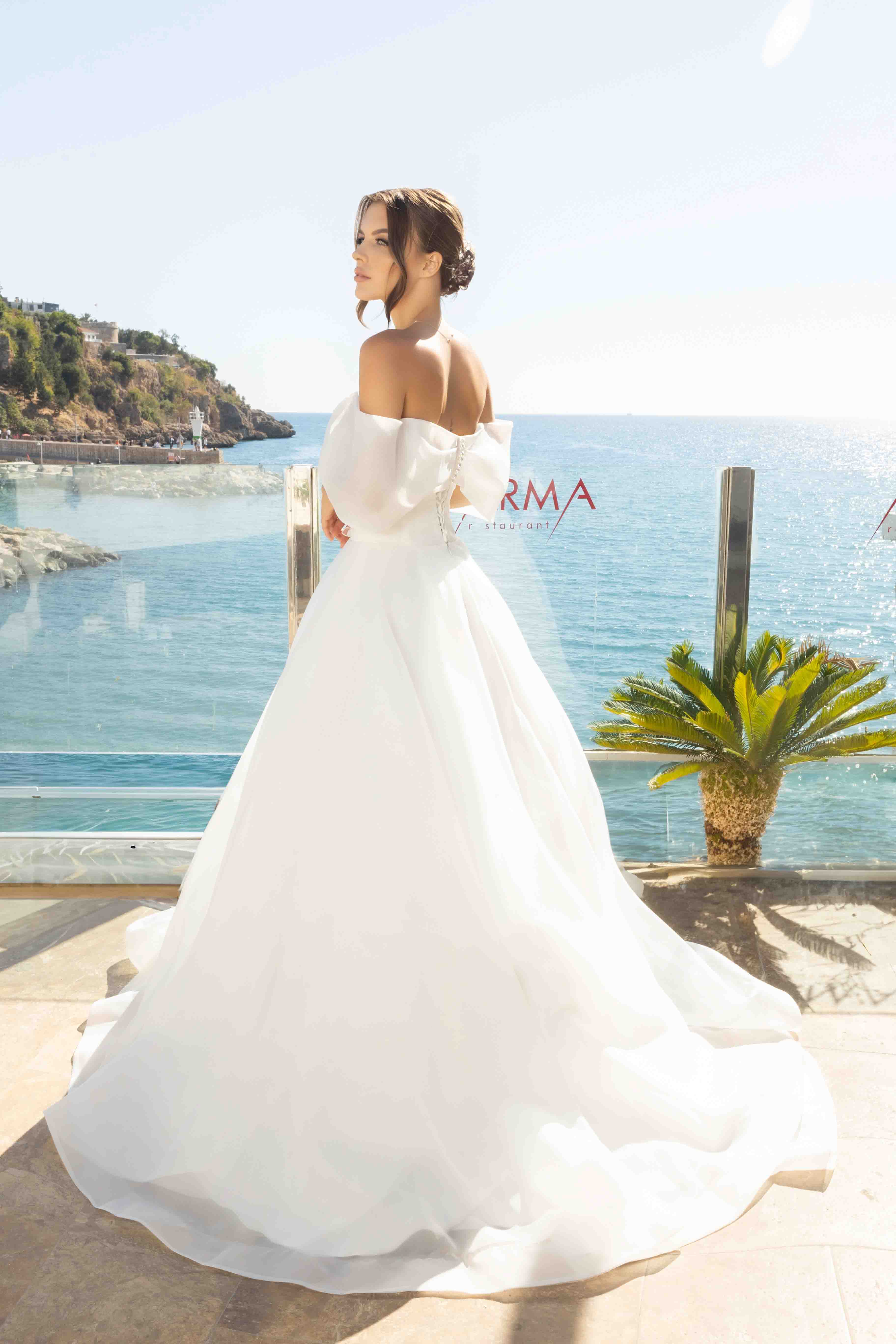 Свадебное платье из матовой органзы Батайск прокат