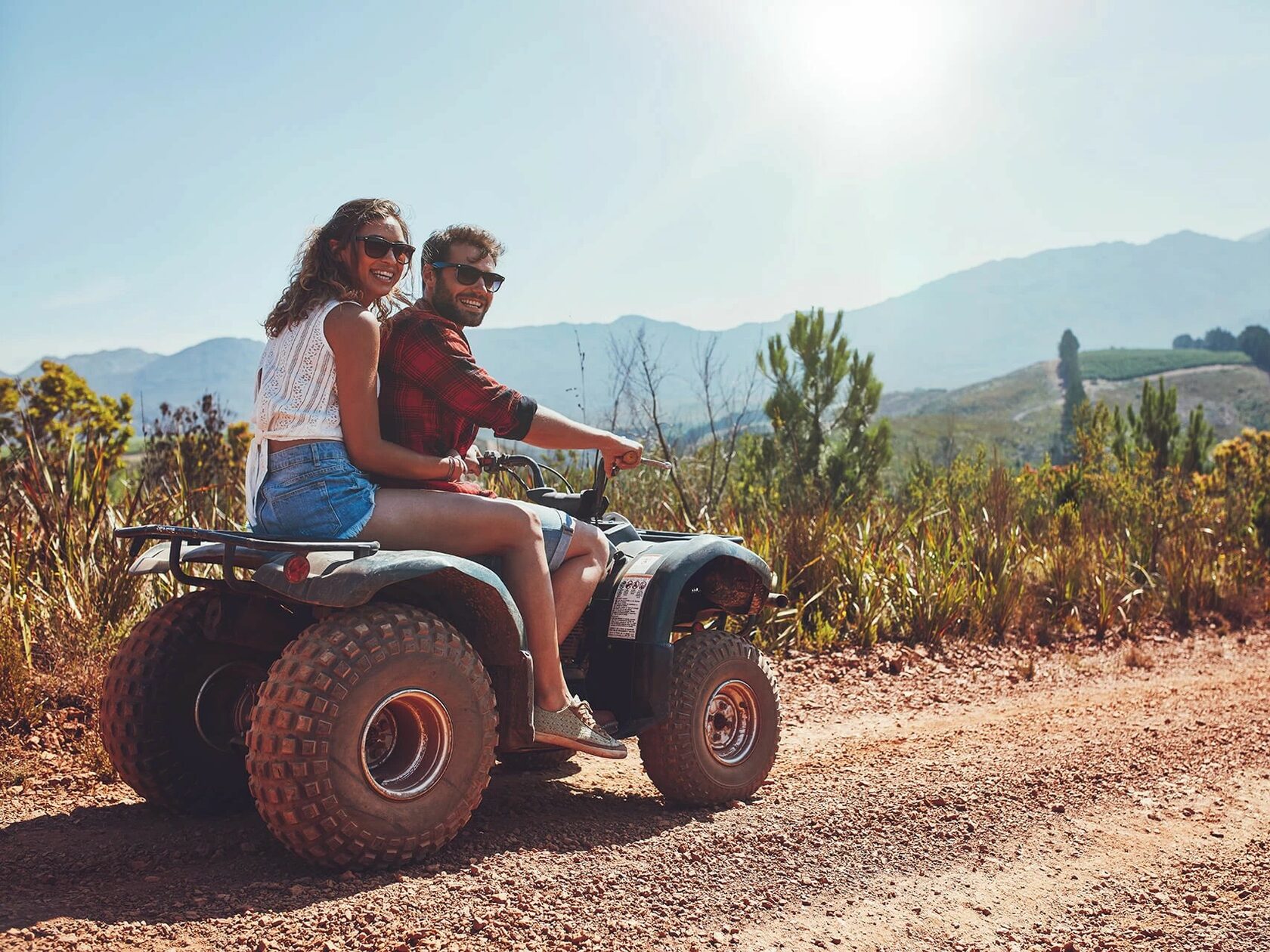 фото нанесения макияжа на лицо девушки 