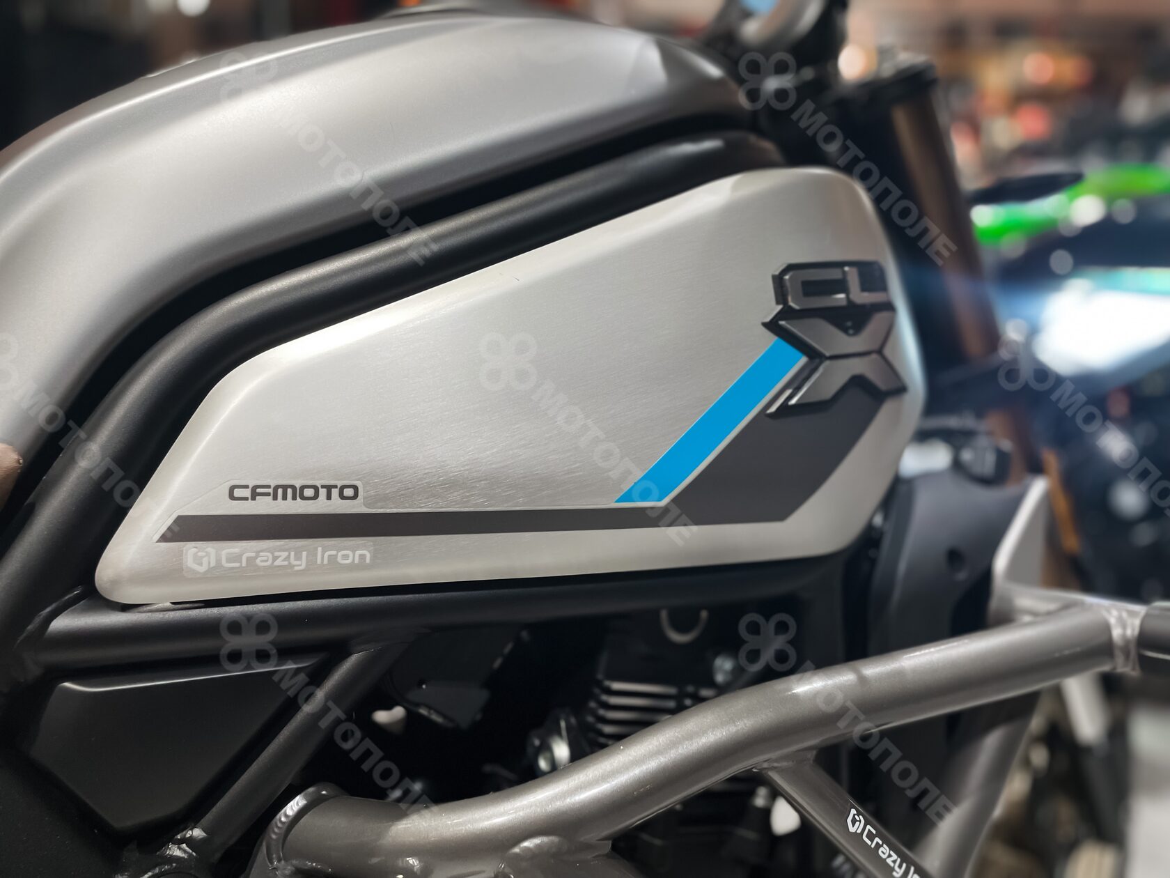 CF Moto 700 CLX