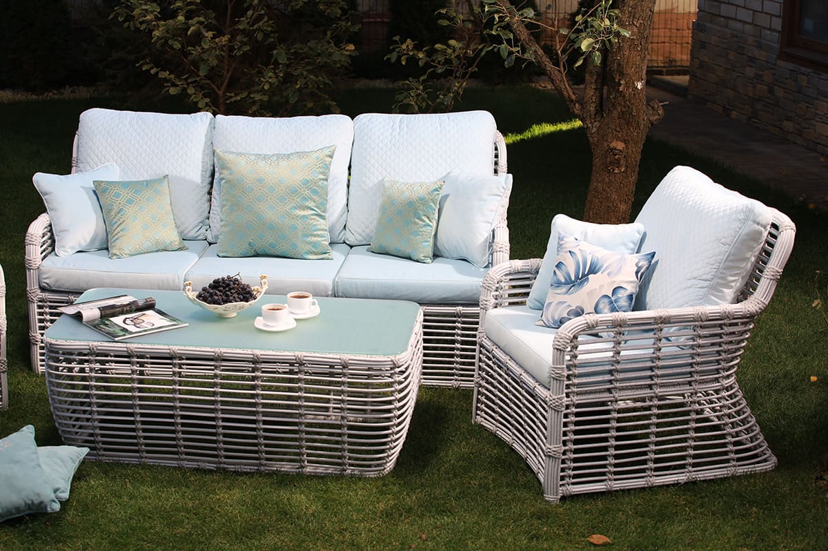 Столы Malacca в офисе