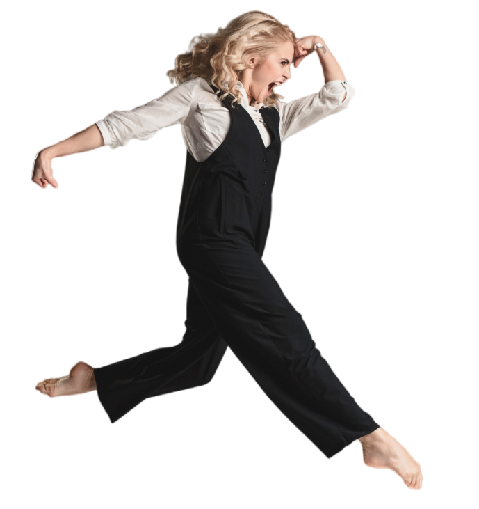 Актриса, проходит курс по актерскому мастерству