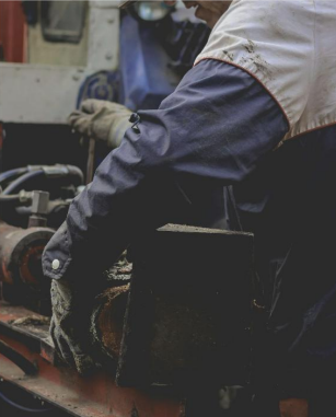 изображение осуществления ремонтных работ трубопровода