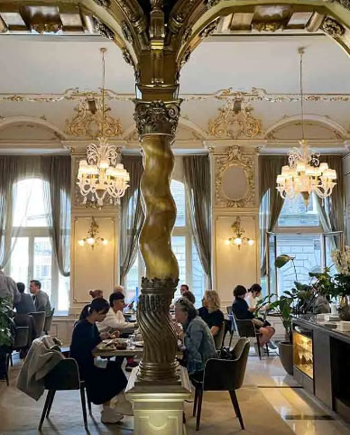 Барочный интерьер New York Cafe в Будапеште