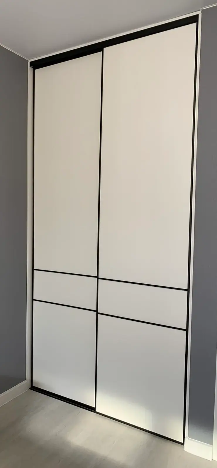 Шкаф-купе с раздвижными дверями премиум-класса в Сургуте