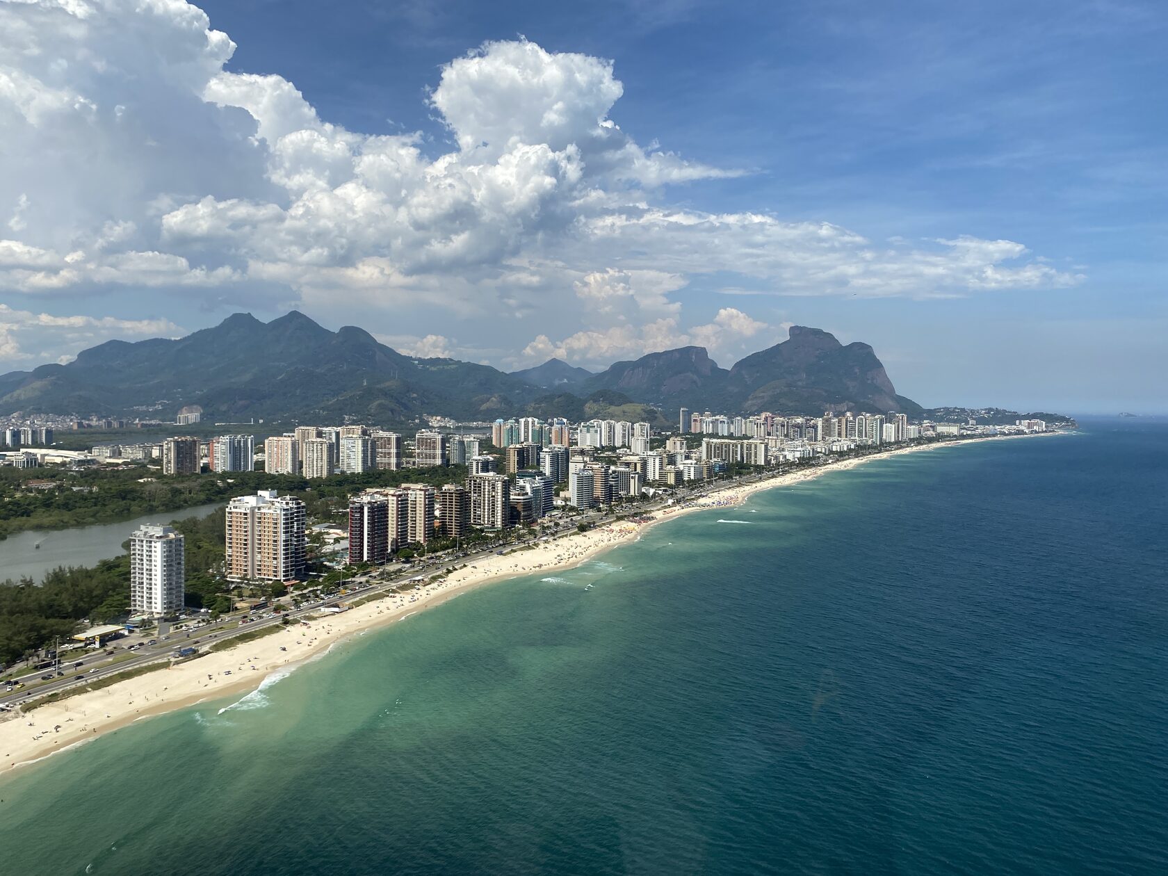 Вертолет в Рио