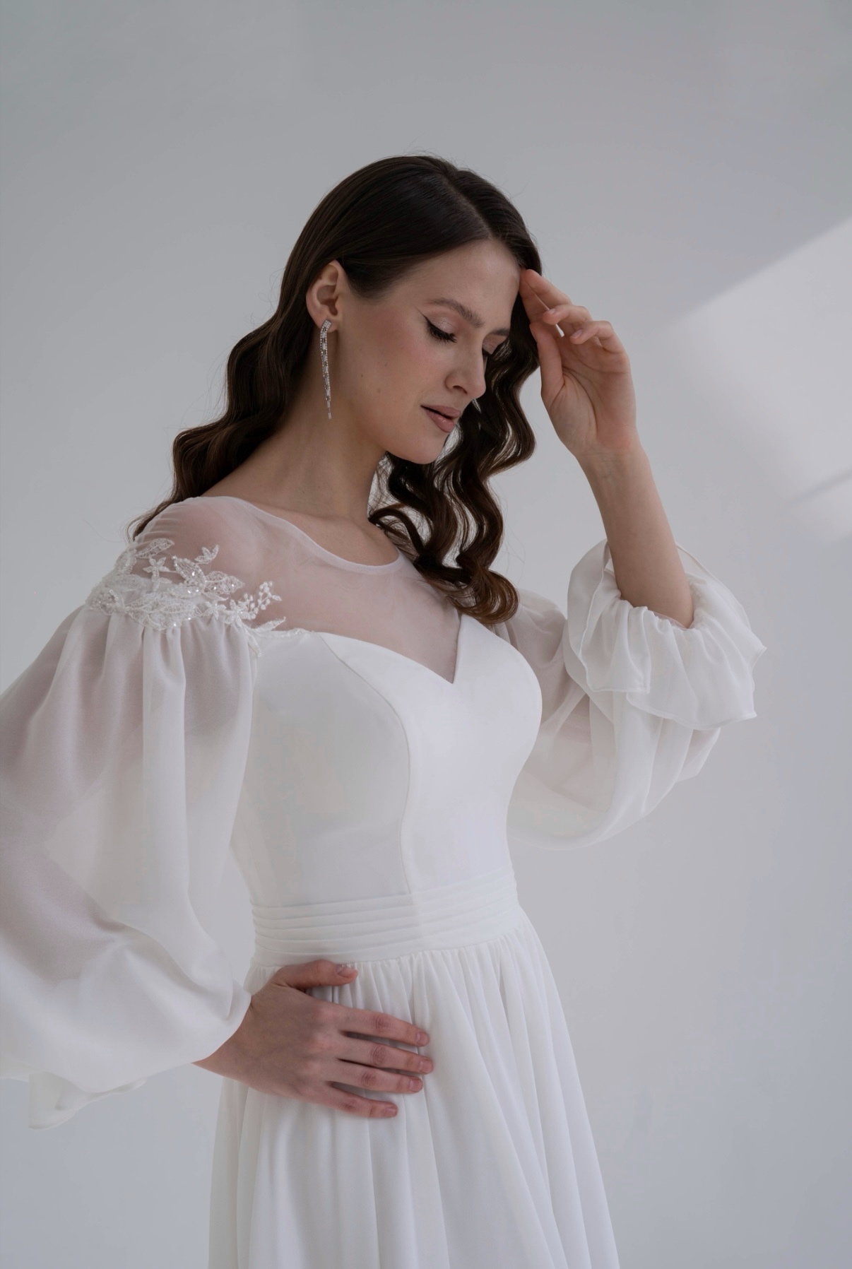 Свадебное платье в стиле минимализм Ростов прокат