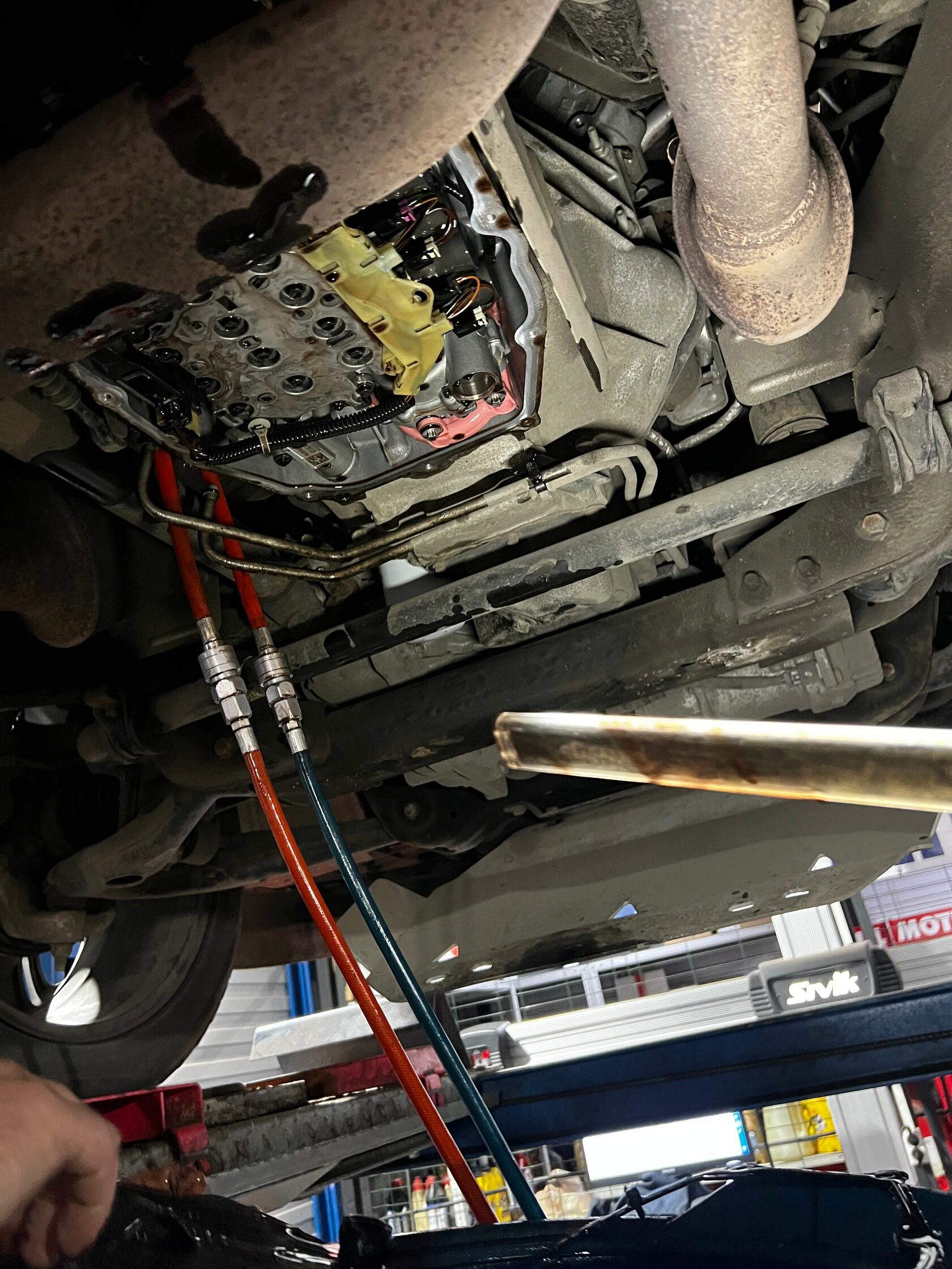 Снятие поддона и фильтра АКПП 8L90