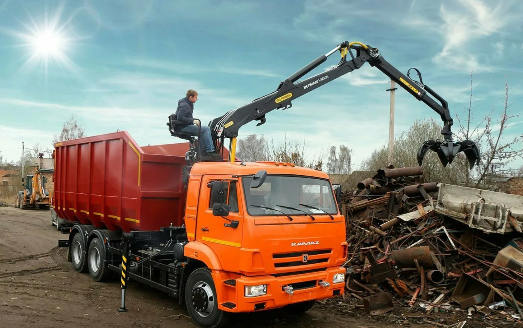 Вывоз слома. Ломовоз КАМАЗ С манипулятором. КАМАЗ 5908ан ломовоз. КАМАЗ 43253 ломовоз с КМУ. Ломовоз 659004-0042035-23 с манипулятором Велмаш vm10l74m.