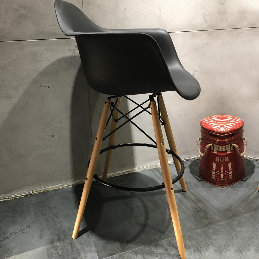 Стул барный Eames DSW.