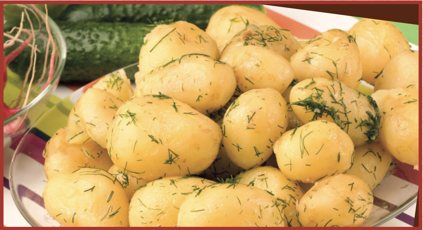 Отварной картофель без масла. Отварной картофель без масла. Картошка отварная с зеленью и маслом. Картофель с зеленью. Картошка на тарелке.