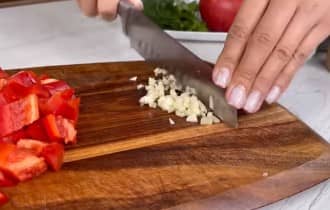 Приготовление шакшуки с болгарским перцем и помидорами: шаг 3