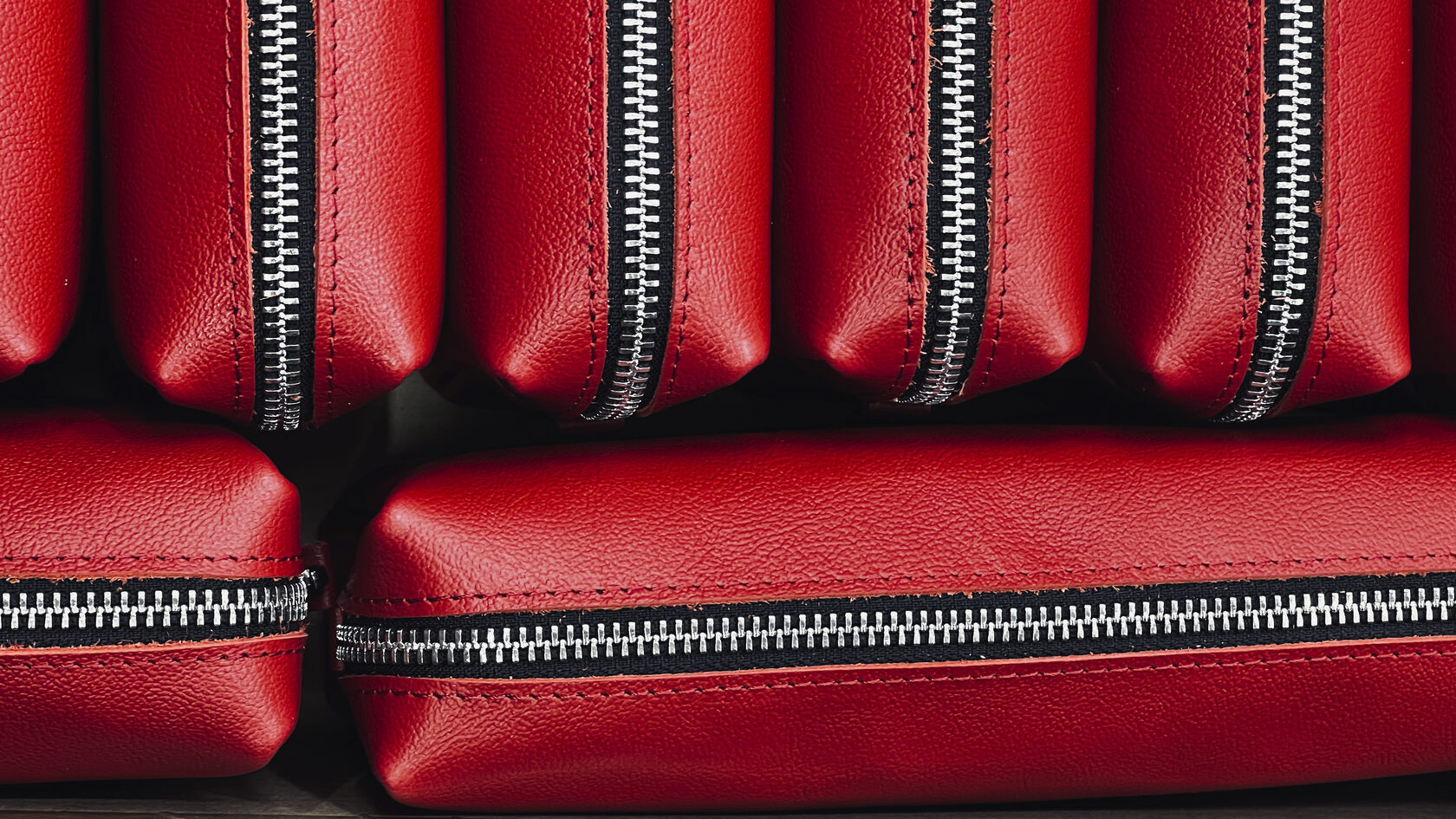 Изготовление из натуральной кожи ручной работы в Москве