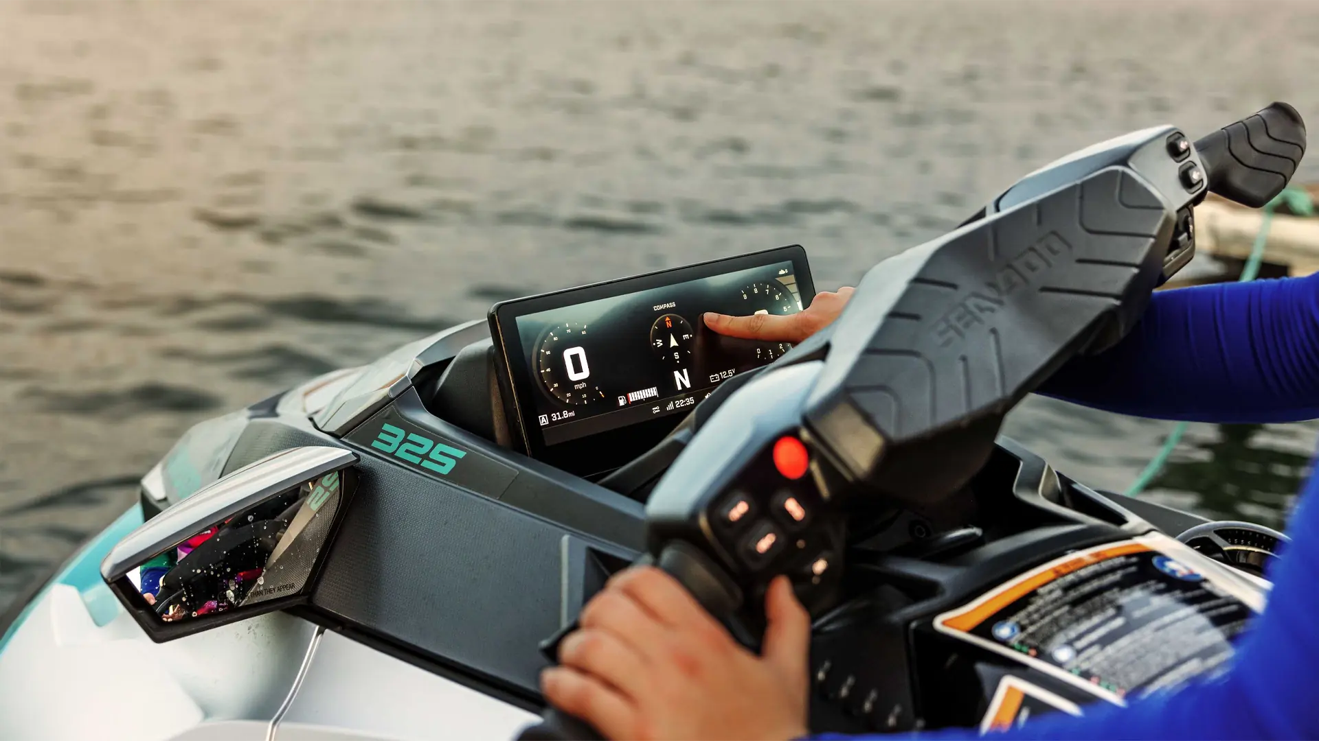 Увеличенный дисплей 10,25 дюйма на гидроцикле SEA-DOO GTX 325 Limited 2026