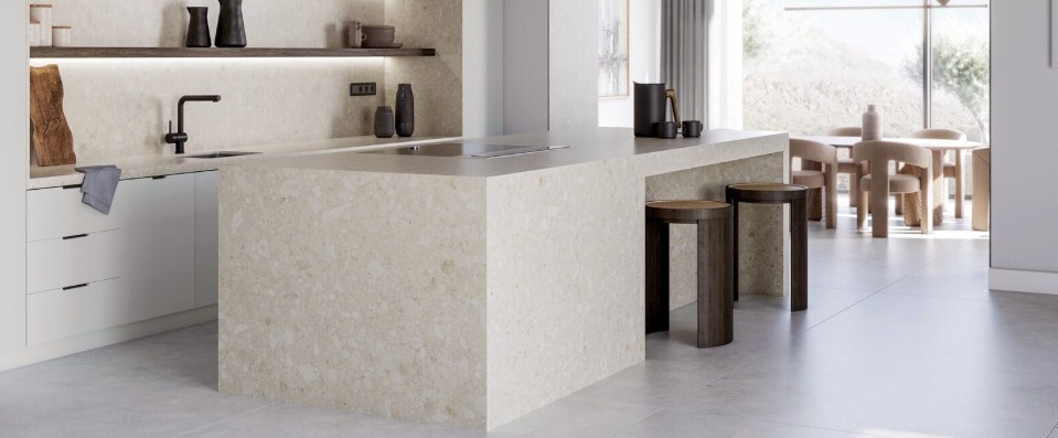 Стол из материала Dekton