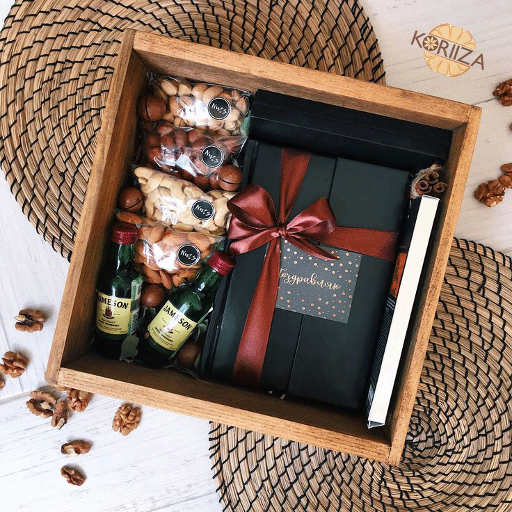 подарок на день рождения. прикольные подарочные коробки. прикольные коробочки для подарков. идеи подарков. коробка кейс подарочная.