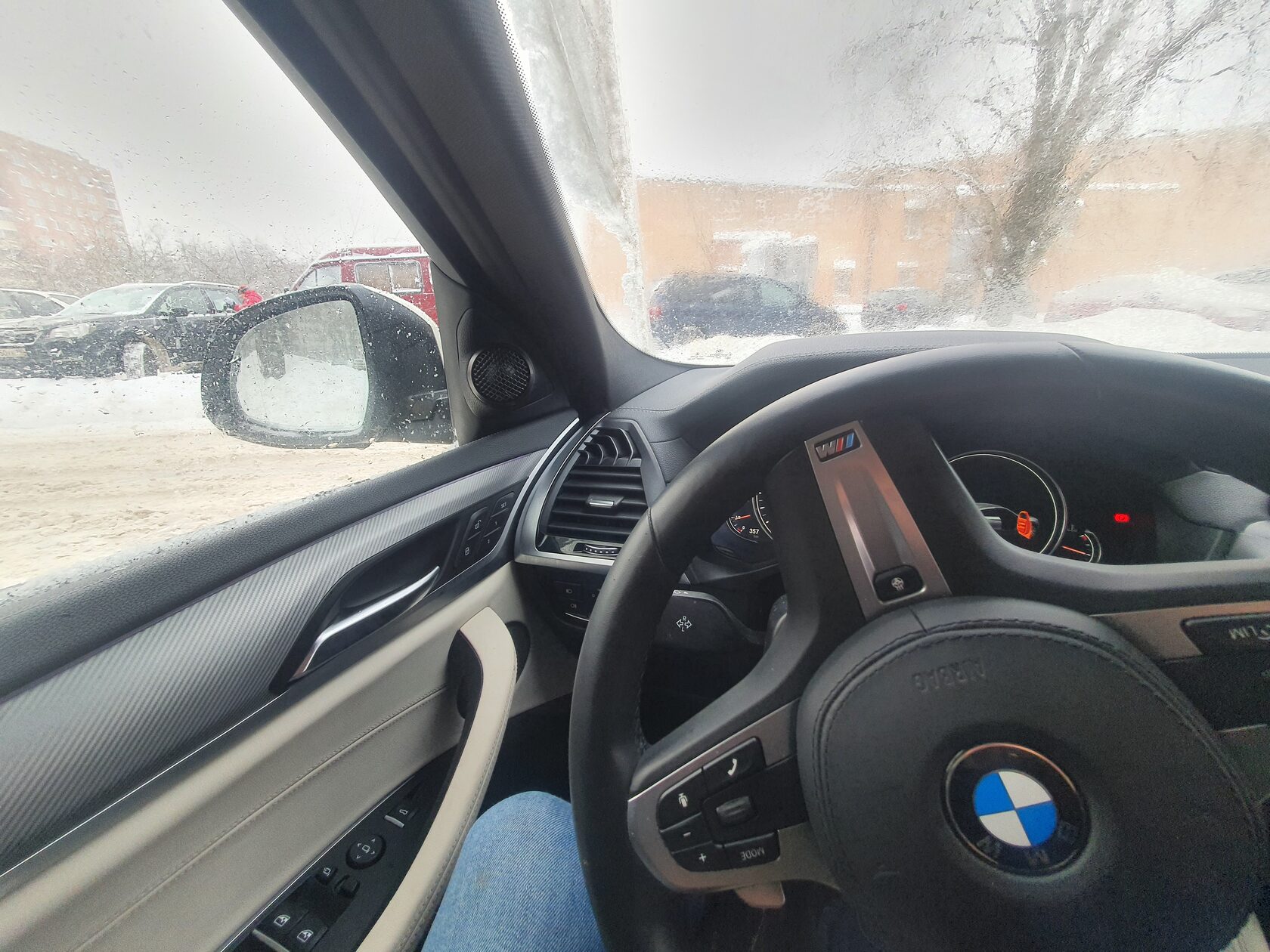 установка автозвука BMW X4