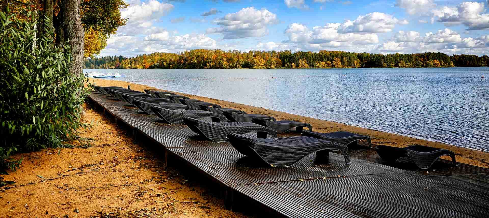 Водохранилище места. Истринское водохранилище босиком. Босиком база отдыха Истра. Пляж босиком Истра. База отдыха босиком на Истринском водохранилище.