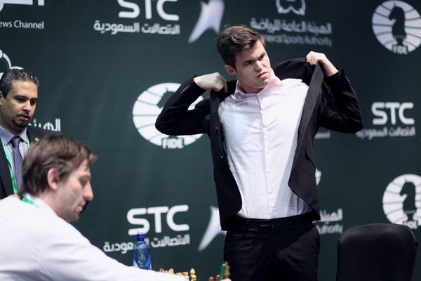 Magnus Carlsen vs Judit Polgar FIDE World Blitz Championship (2014), Dubai  UAE, rd 14. 