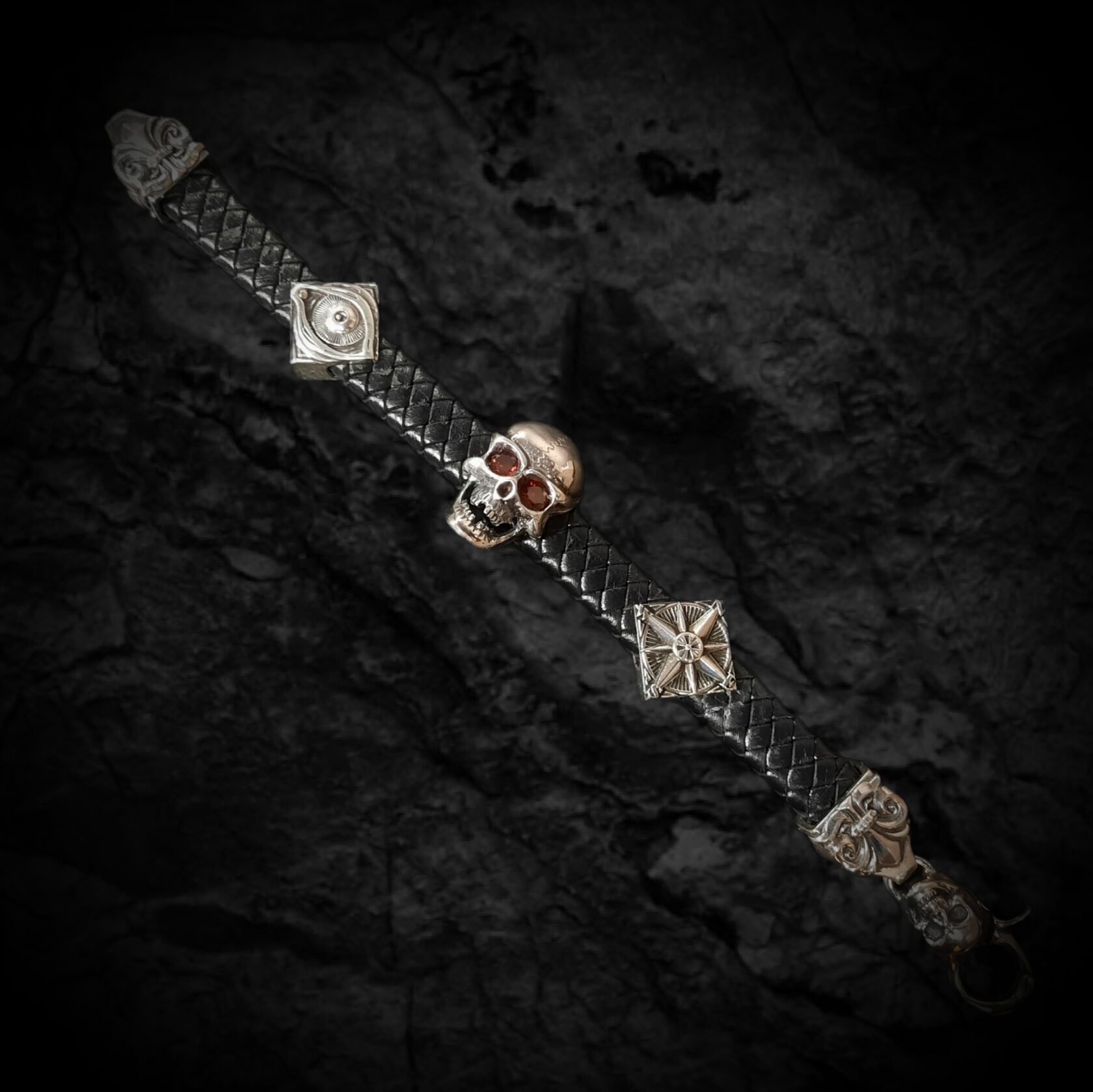 байкерский браслет, мото браслет, серебряный браслет мужской массивный.