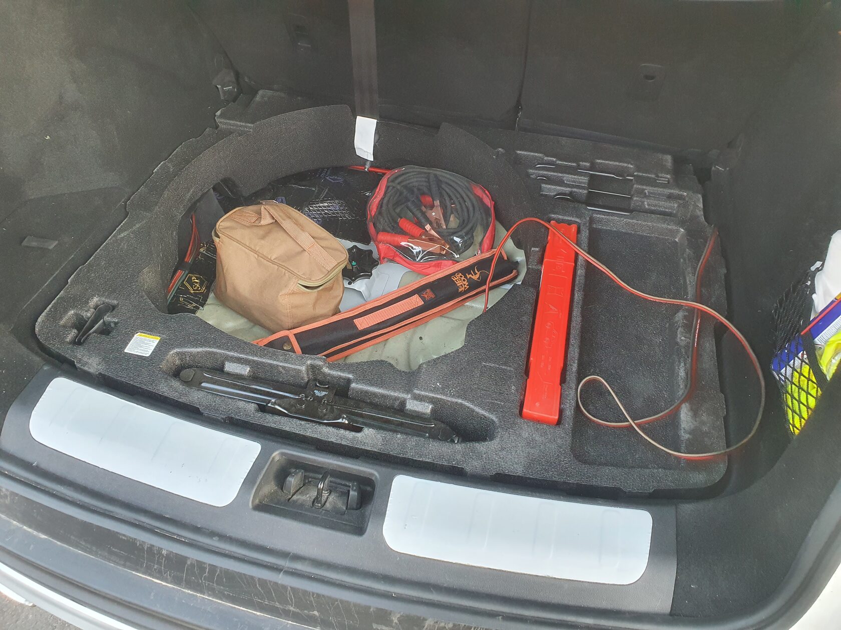 установка усилителей geely atlas pro