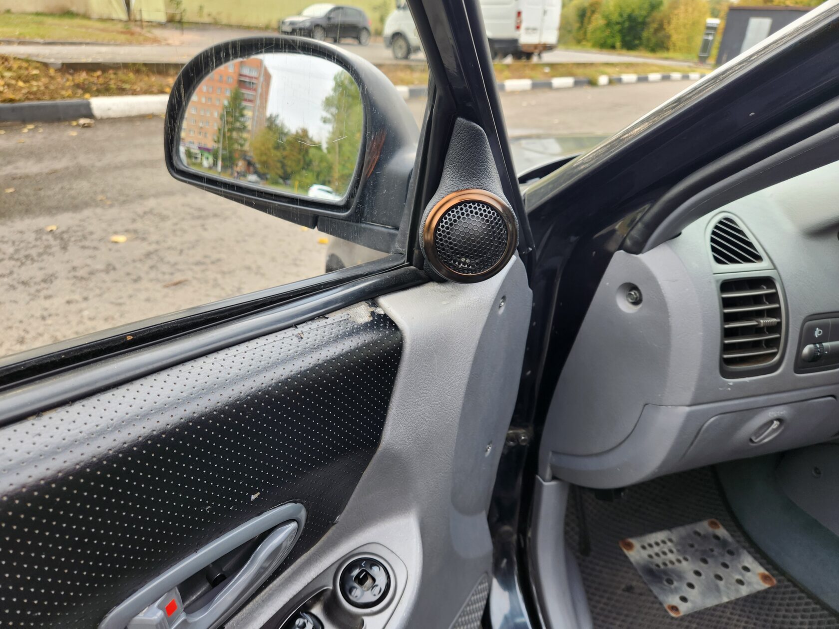 замена акустики колонок динамиков Hyundai Accent