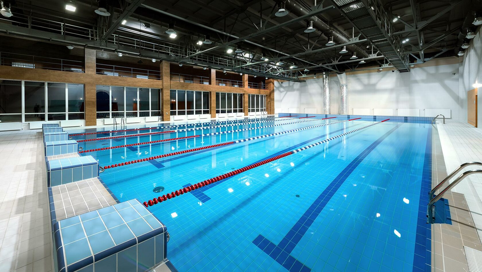 Освещение спортивного бассейна. Фитнес бассейн. Бассейн фреш. Фреш фитнес ставрополь бассейн. Гранд фитнес калуга плеханова.