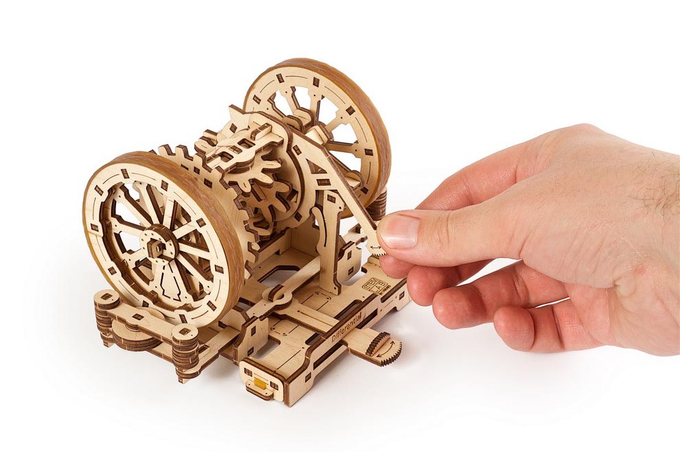Ugears конструктор. Деревянные конструкторы UGEARS часы. Конструктор UGEARS бабочка. UGEARS дед HD. UGEARS HD С людьми