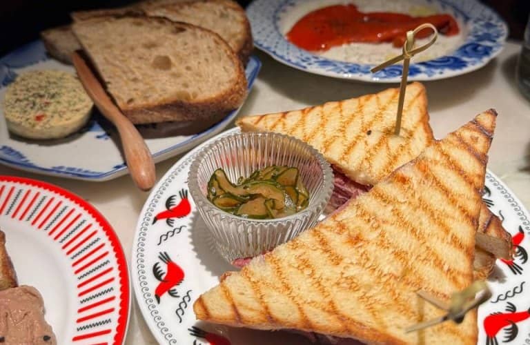 Блюда в баре «Журавли»