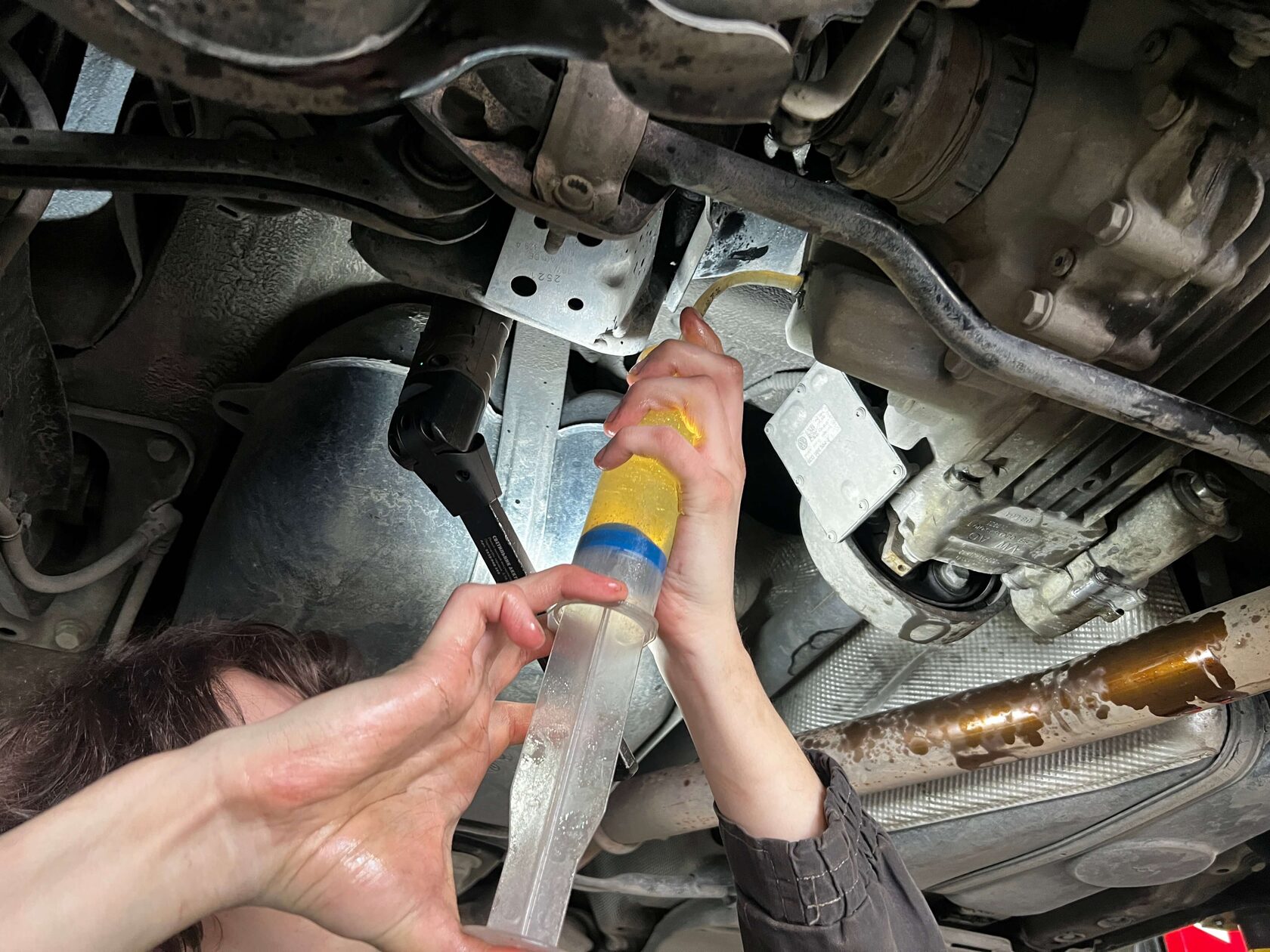 Заправка муфты Haldex 6 новым маслом Ravenol