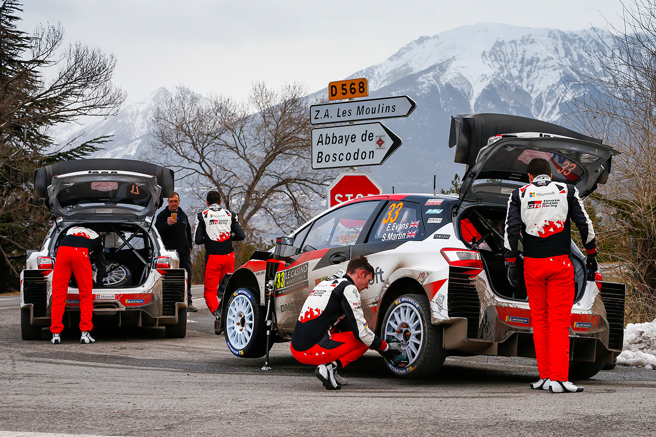 Элфин Эванс и Скотт Мартин, Себастьен Ожье и Жюльен Инграссиа, Toyota Yaris WRC, ралли Монте-Карло 2020