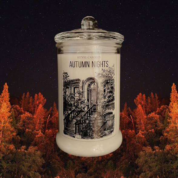 Соевая свеча с гравюрой 'Харлем' напомнит вам о запахе прекрасной осенней ночи : опавшая терпкая листва,свежий октябрьский воздух и дымные акценты сандала и гваяка 