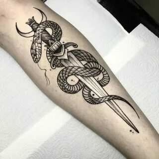 Эскиз змея с мечом