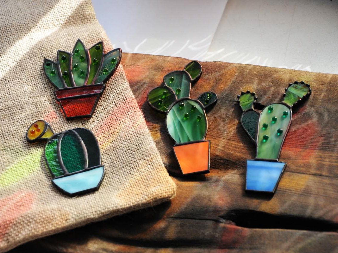 фото нанесения макияжа на лицо девушки 