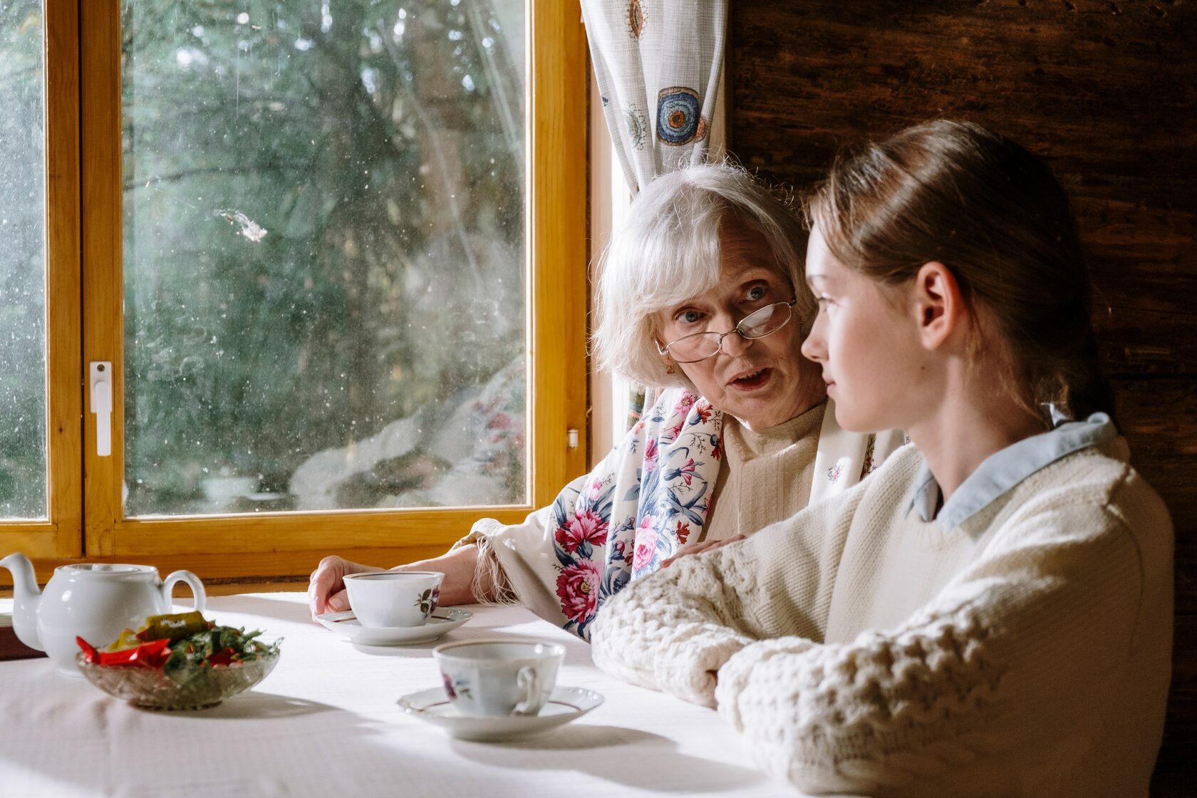 Mama r. Мелодрама про бабушку и внучку.