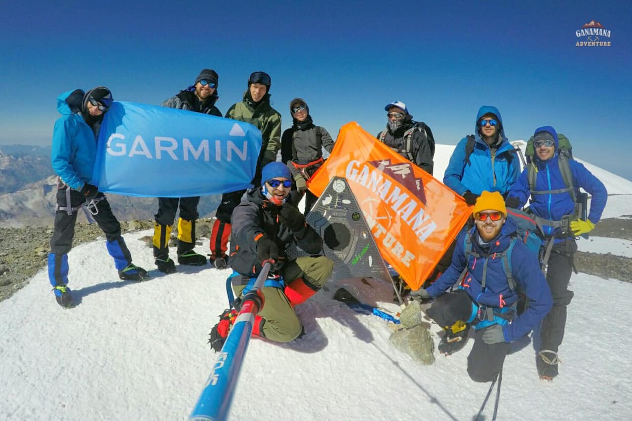 Участники восхождения GanaMana Adventure — GARMIN на вершине