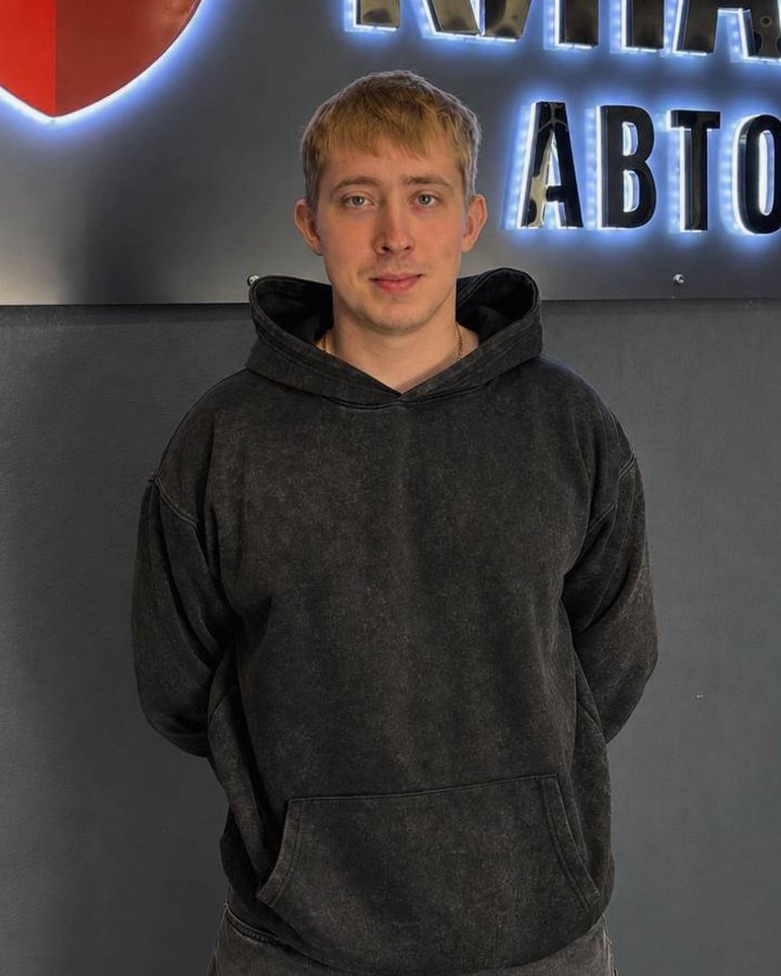 Виктор — менеджер по продажам