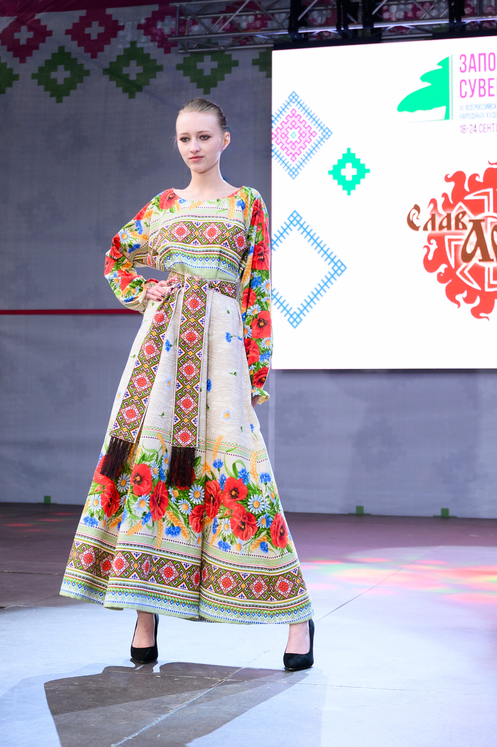 маковое поле, платье с маками, русский стиль платье, славянский стиль платье, народная одежда, славянская мода,