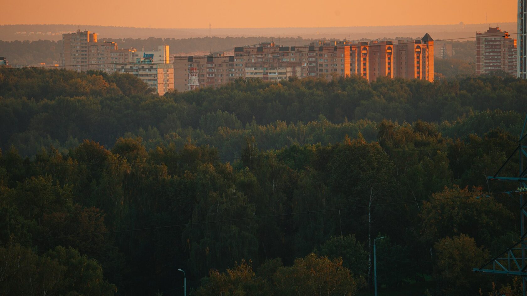 Посёлок рядом с городом — развитая инфраструктура