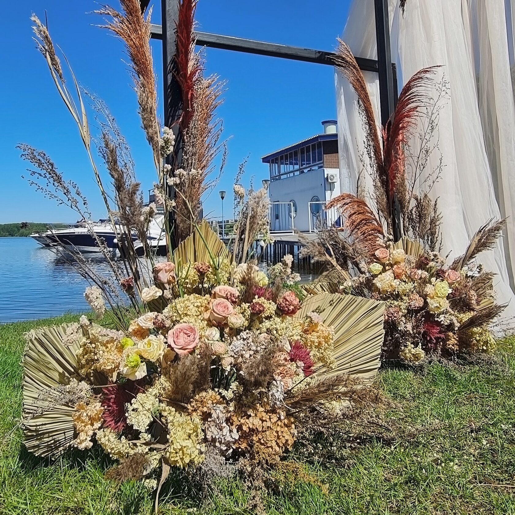 композиция из сухоцветов