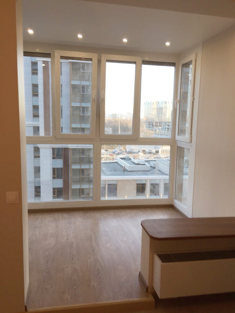 французское остекление балкона в пол