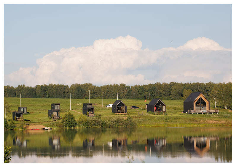 Отель «Архангельская дача» расположен на огороженной лесной территории
