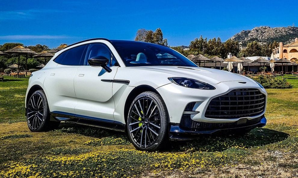 Geely может стать новым владельцем Aston Martin, который банкротился семь раз, и только что занял ещё 735 миллионов