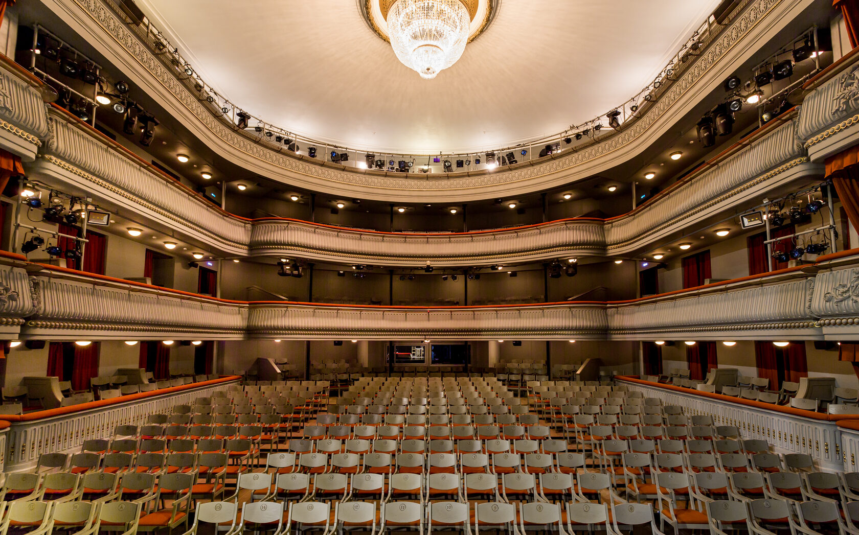 Театр Наций в Москве (Основная сцена)