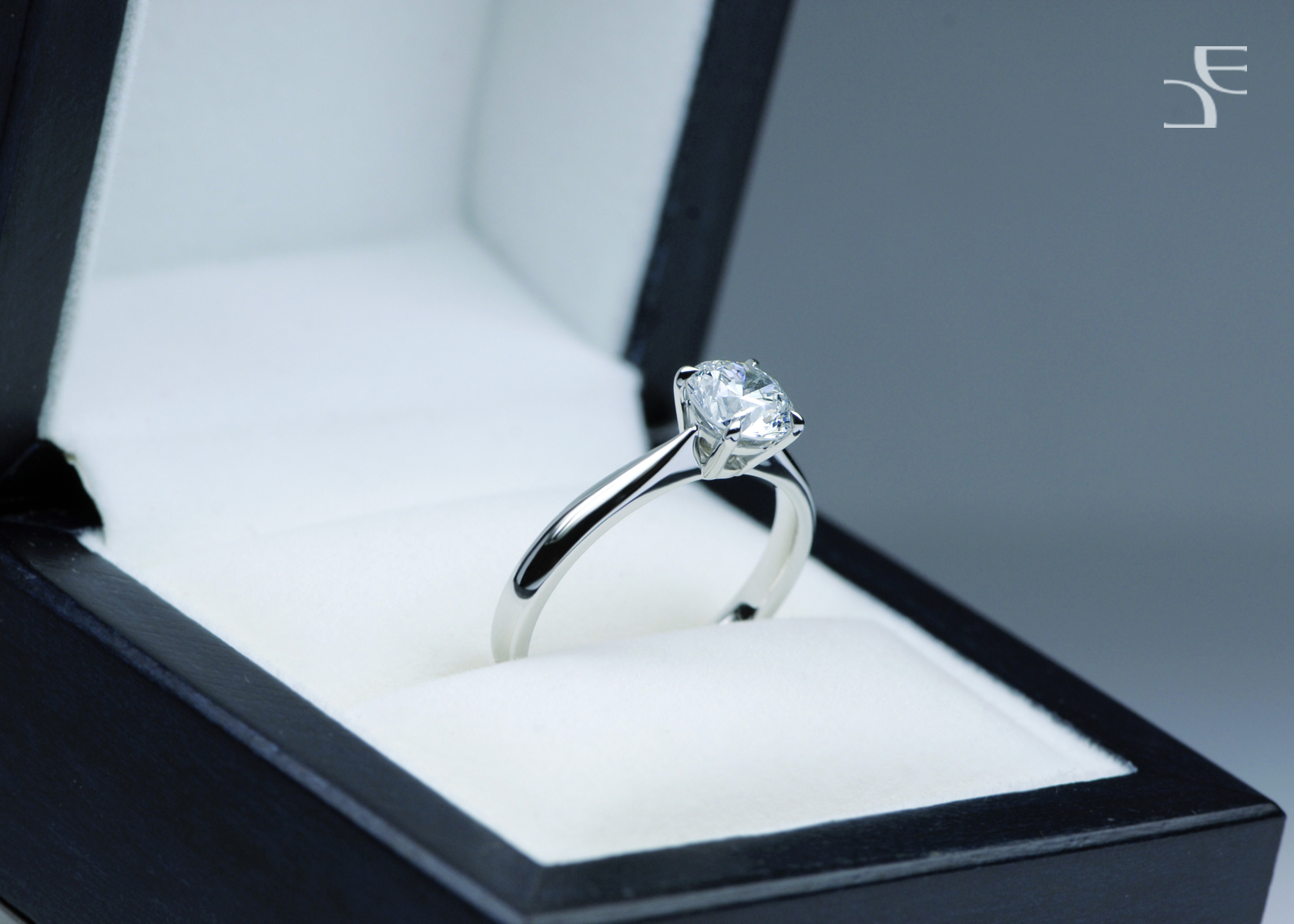 Купить кольцо с бриллиантом 1 карат