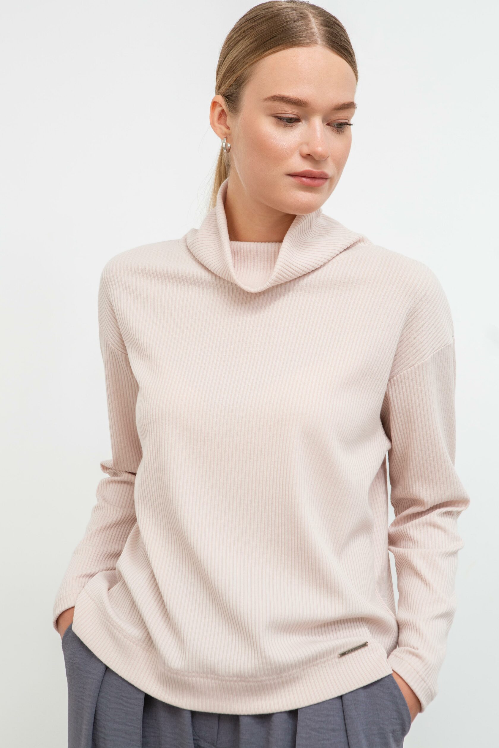 ПУДРОВЫЙ ДЖЕМПЕР А-СИЛУЭТА